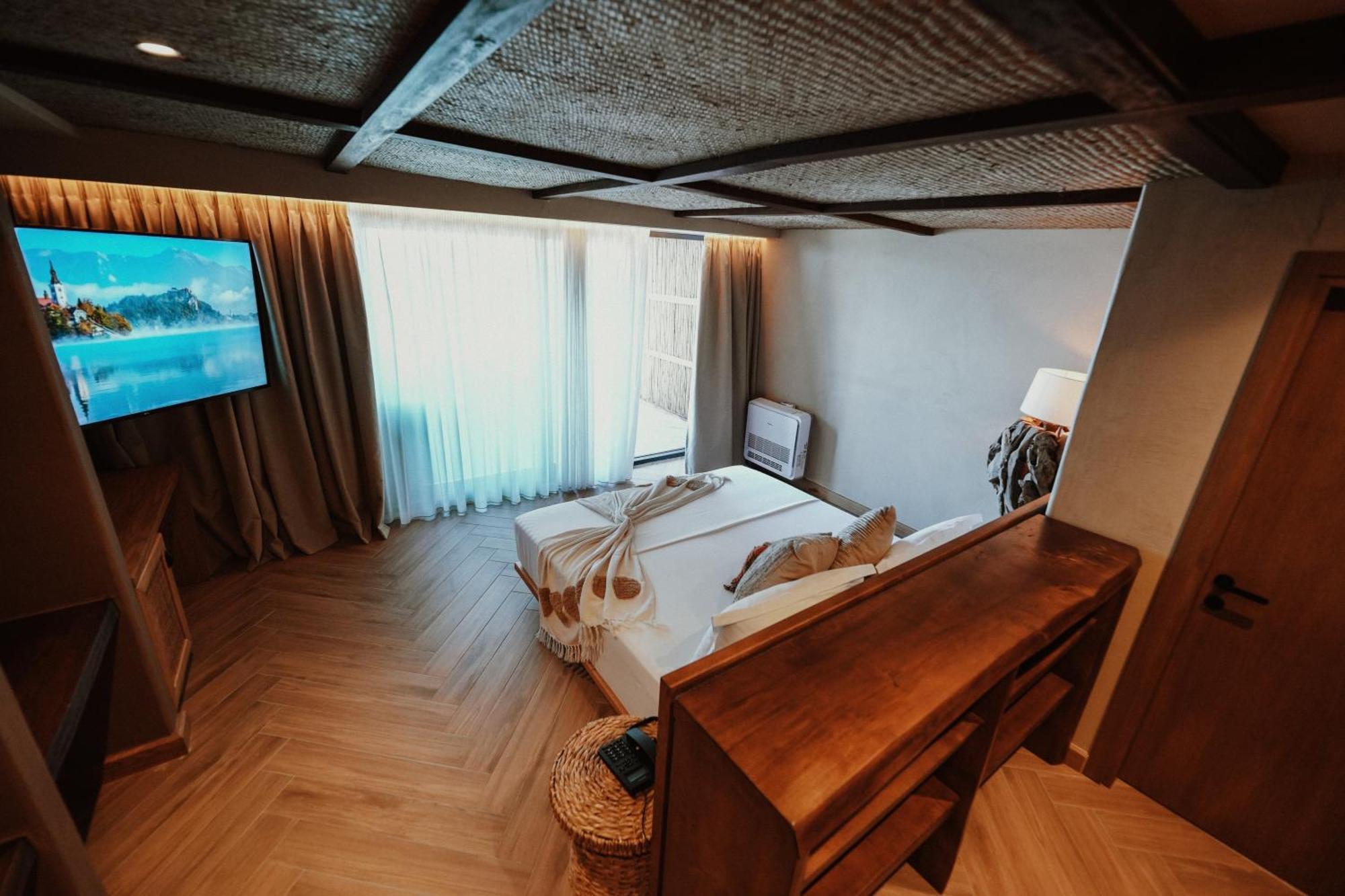 Lost Seaside Hotel Sarande Ngoại thất bức ảnh